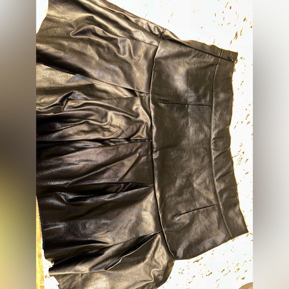 FashionNova leather mini skirt - Picture 2 of 3